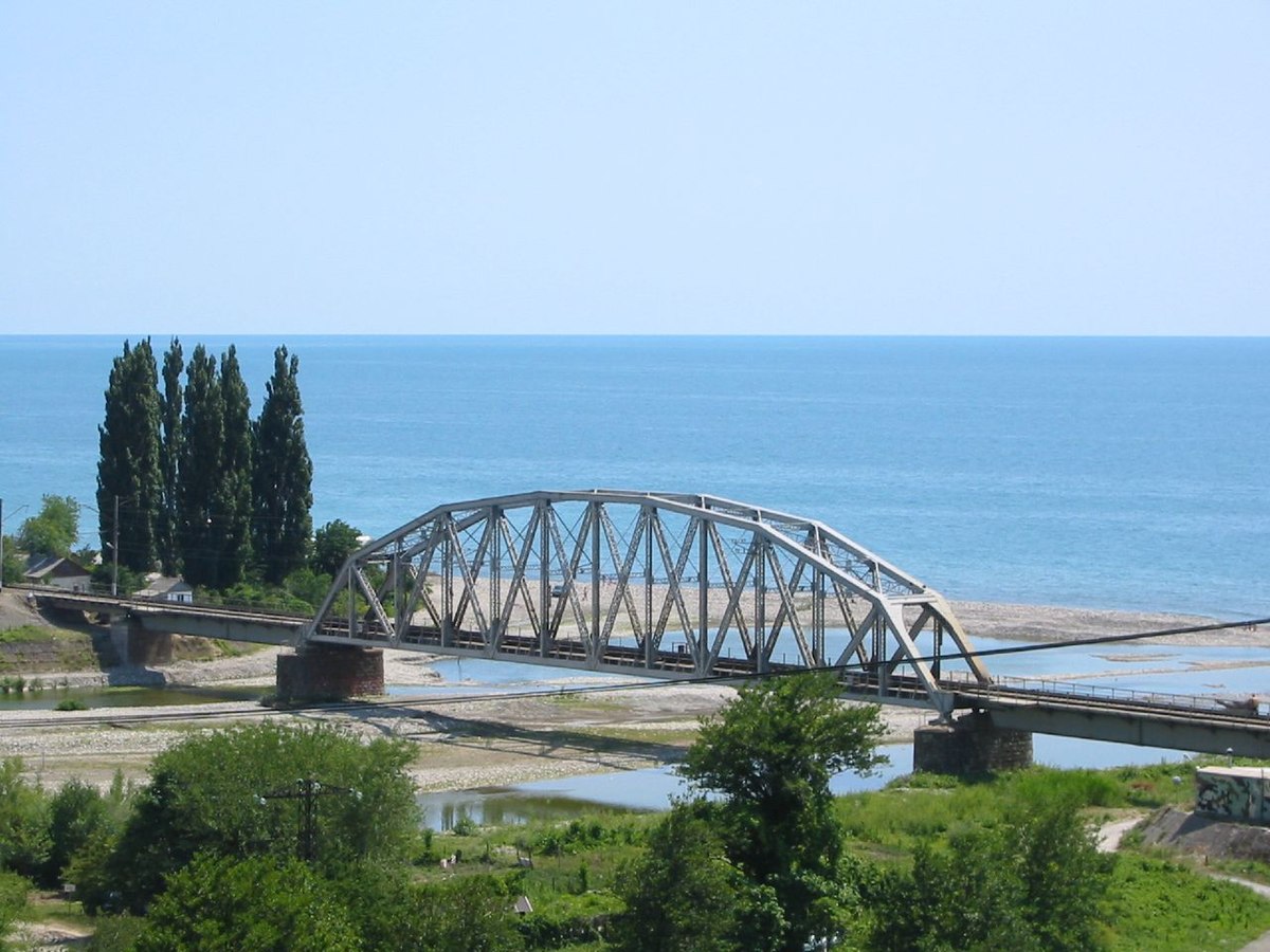 Железнодорожный мост через реку Аше у Сочи