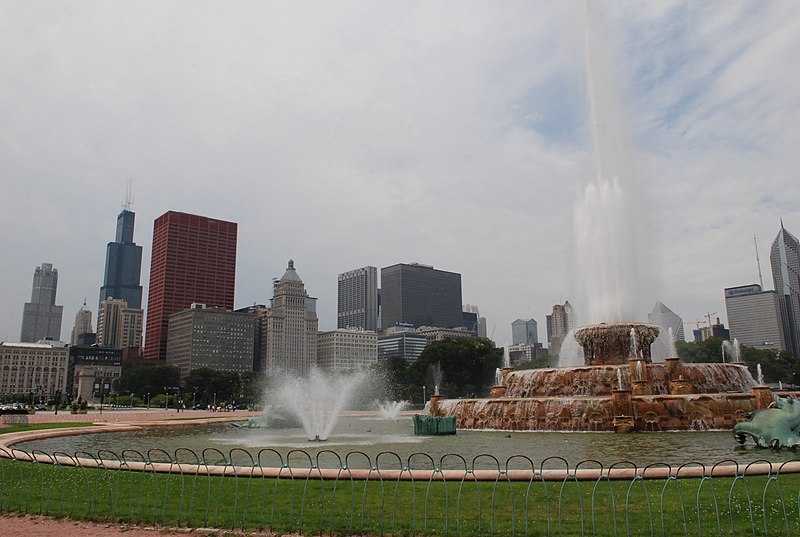 File:Buckingham Fountain - Chicago (958126620).jpg