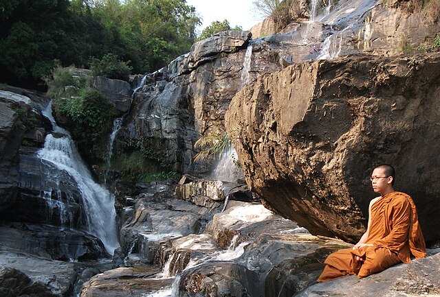 The modern Thai Forest Tradition advocates practicing in the wilderness.