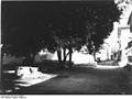 Bundesarchiv Bild 105-DOA0638, Deutsch-Ostafrika, Bagamoyo, Straßenbrunnen.jpg