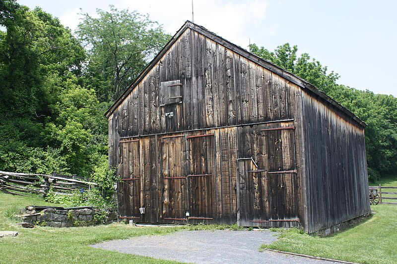 File:Burnside Plantation Wagon Shed 01.JPG