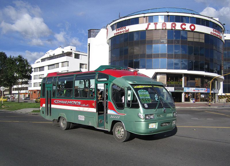 File:Buseta en la carrera 15 con calle 116 Bogotá.JPG