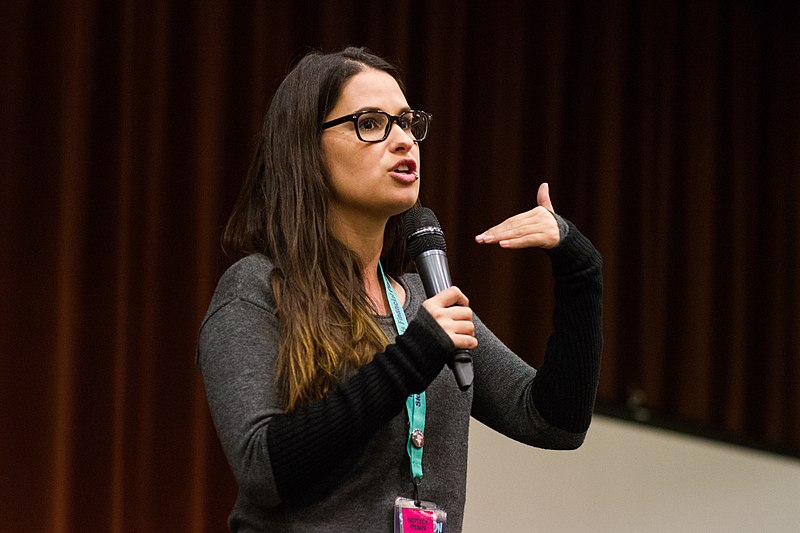 File:Cara Santa Maria at Skepticon.jpg