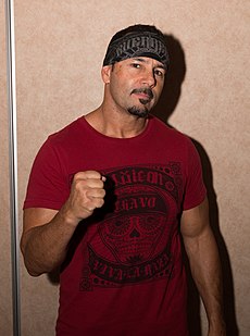 Chavo Guerrero at Smash 2016.jpg