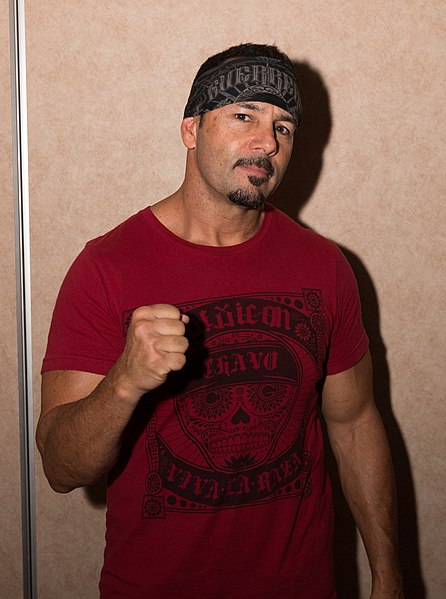 File:Chavo Guerrero at Smash 2016.jpg