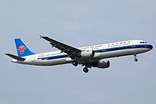 China Southern Airlines Airbus A321-211 B-6622 (8781568860).jpg
