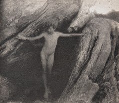 Clarence H White-Nude 1908.jpg