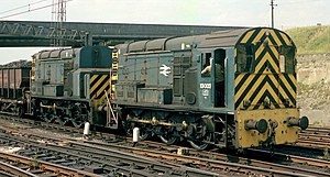 Třída 13 č. 13003, trvale spojené lokomotivy typu Master-Slave, Tinsley Marshalling Yard, Nigel Tout, 6.8.74.jpg
