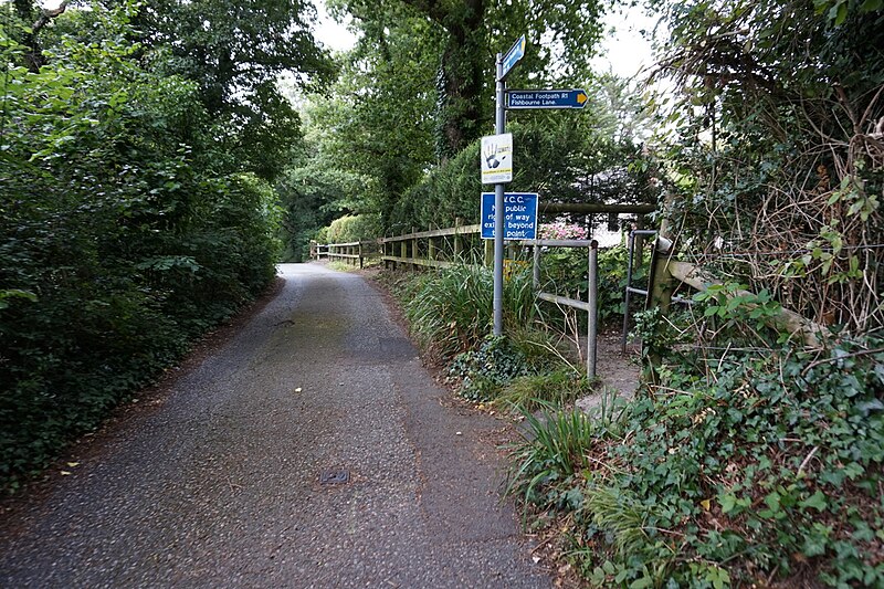 File:Coastal path towards Fishbourne Lane - geograph.org.uk - 4681962.jpg