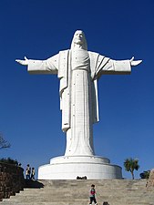 Cristo de la Concordia na Bolívia, alegadamente a maior estátua de Jesus já feita