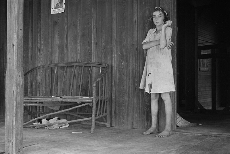 File:Daughter of a sharecropper, Lauderdale County, Mississippi, 8a07022.jpg