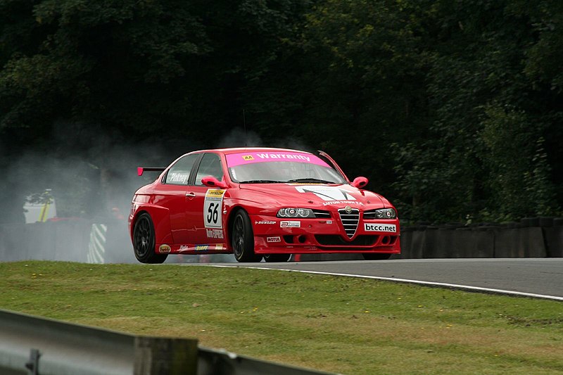 File:David Pinkney 2007 BTCC Oulton Park.jpg