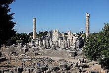 The ruins of the Temple of Apollo at Didyma Didymaion front AvL.JPG