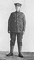 Перша світова війна Фотографія англійської репортера Дороті Лоуренс, таємно переодягнувшись чоловіком, щоб вступити на службу.