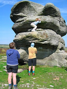 Eagle Stone, near Baslow Edge - geograph.org.uk - 236382