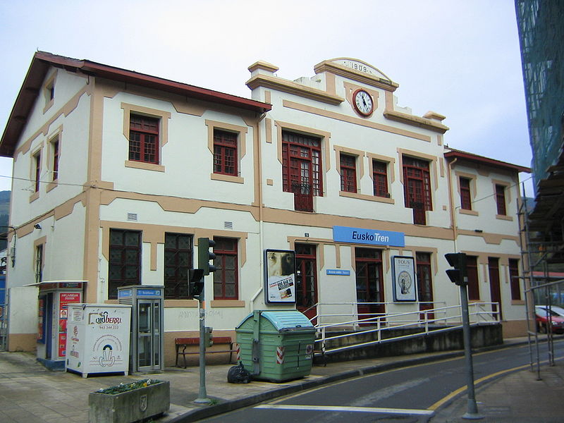 File:Estación de tren de Eibar.JPG