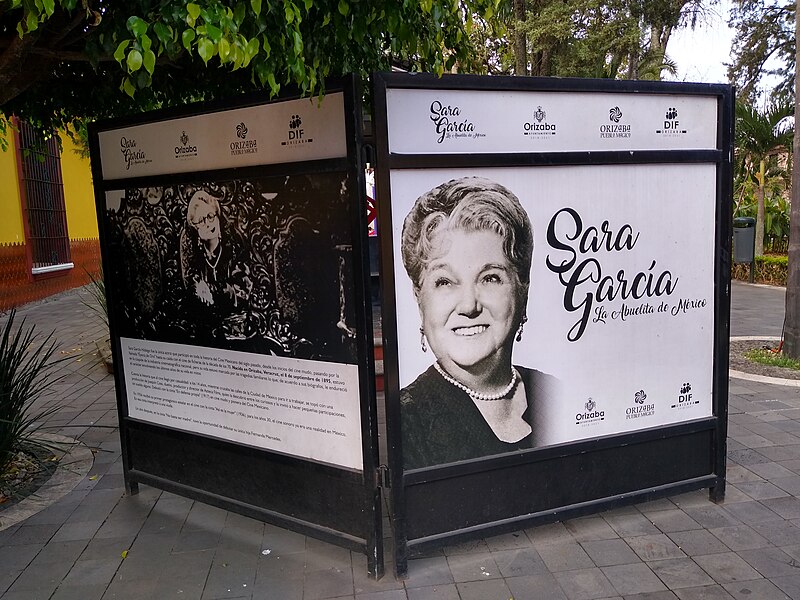 File:Estatua de Sara García en el Parque López de Orizaba 03.jpg