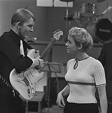 Briggs with guitar (Dutch TV, 1967)