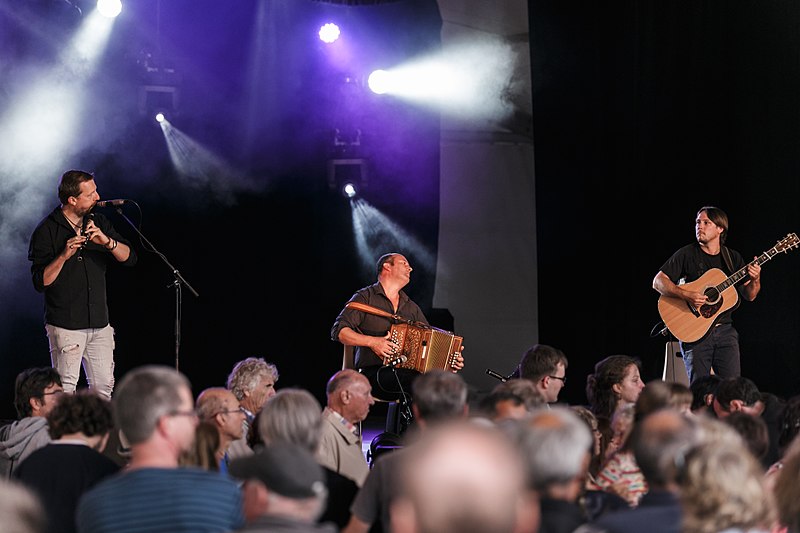 File:Festival de Cornouaille 2017 - Guichen Barou Moal - 01.jpg