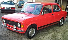 Transverse front-mounted engine, front-wheel drive (FF transverse layout): Fiat 128, followed the footsteps of the Autobianchi Primula.