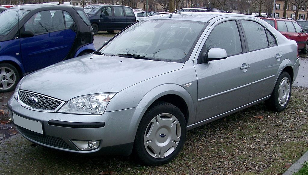 File:Silver Ford Mondeo MK3.jpg - Wikimedia Commons