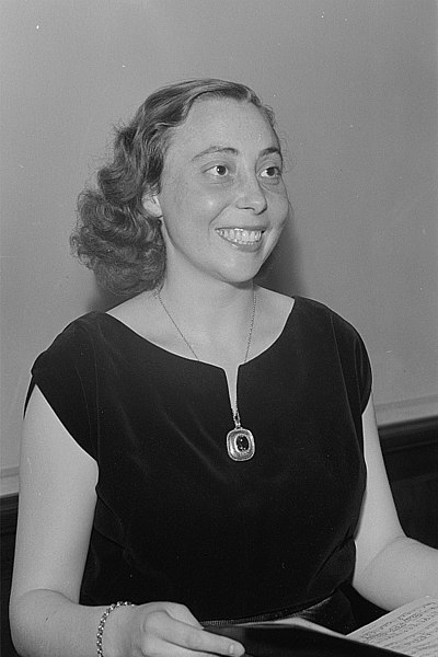 File:Fotothek df roe-neg 0006440 2 035 Agnes Giebel (Sängerin).jpg