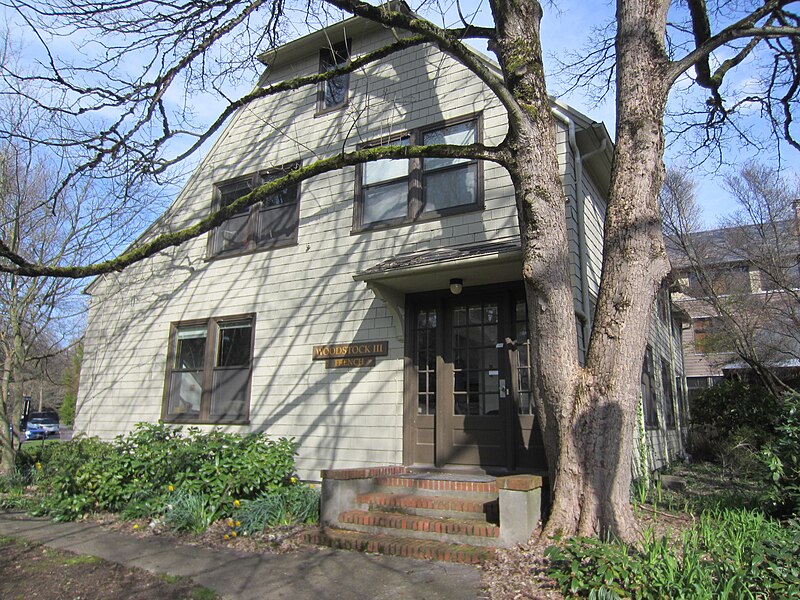 File:French House, Reed College (2013).JPG