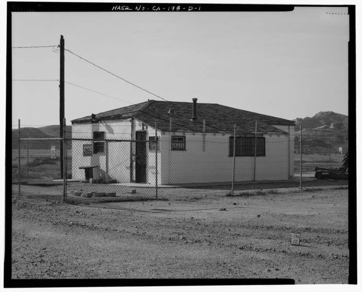 File:GARAGE AT EAST END OF EMBANKMENT, NORTH AND EAST SIDES. - Prado Dam, Service Vehicle Garage, Santa Ana River near junction of State Highways 71 and 91, Corona, Riverside County HAER CAL,33-CORO.V,1D-1.tif