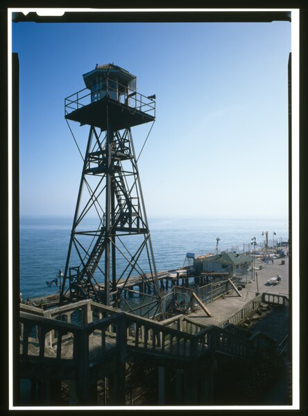 File:GENERAL VIEW LOOKING SOUTHEAST - Alcatraz, Guard Tower, Alcatraz Island, San Francisco Bay, San Francisco, San Francisco County, CA HABS CAL,38-ALCA,1-I-3 (CT).tif