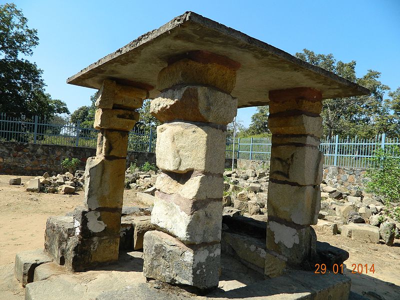 File:Ganesh mandir barsoor.jpg