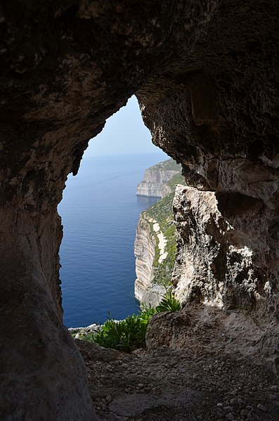 File:Gebel Ciantar window view - panoramio.jpg