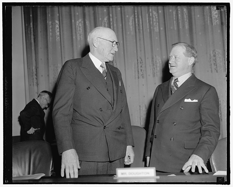 File:General welfare movement concludes testimony. (Washington) D.C., Feb. 7. Chairman of the House Ways and Means Committee, Robert L. Doughton, and Rep. Charles (...) Washington, talking LCCN2016874970.jpg