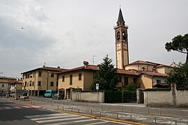 Centro con chiesa parrocchiale