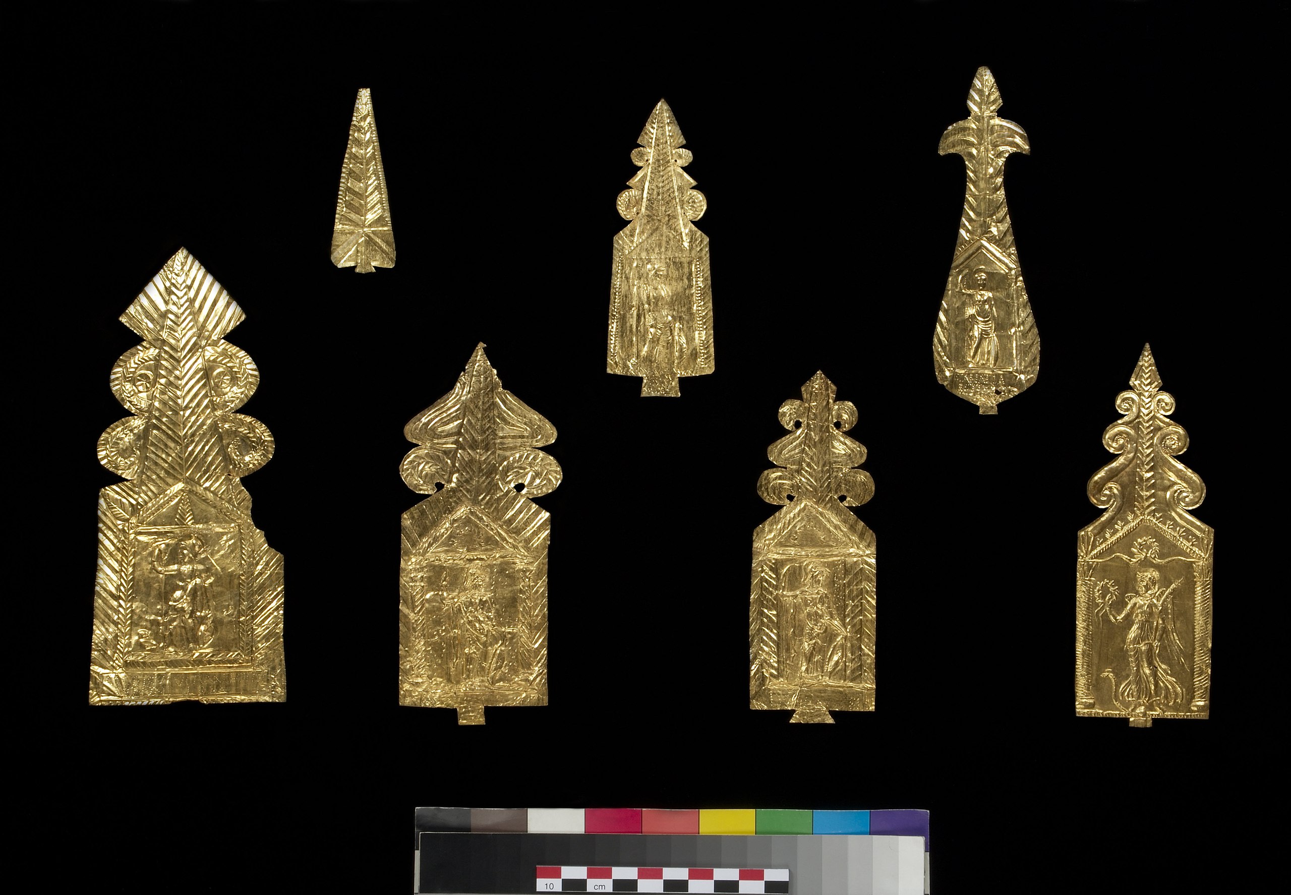 File:Gold plaques (items 9-14 in catalogue) (FindID 509533).jpg - Wikimedia Commons