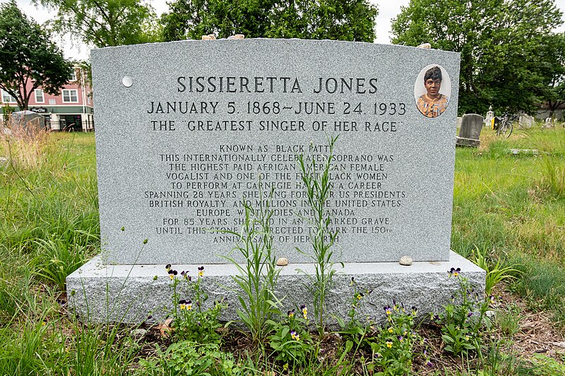 File:Grave of Sissieretta Jones.jpg