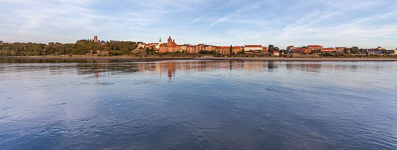 File:Grudziadz panorama zza Wisly.jpg