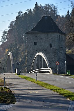 The 1995 bridge and Grynaustrasse towards Uznach Grynau - Grynaustrasse 2015-11-10 13-41-29.JPG