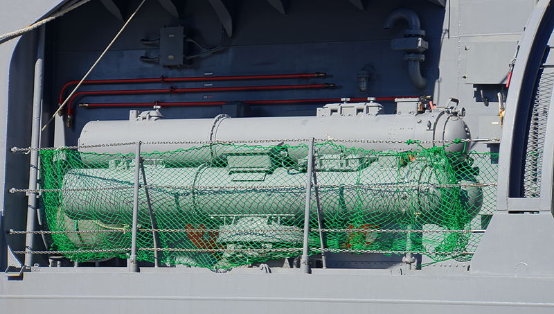 File:HOS-301 on board JS Hatakaze(DDG-171) at Port of Sakaisenboku 20141019.JPG