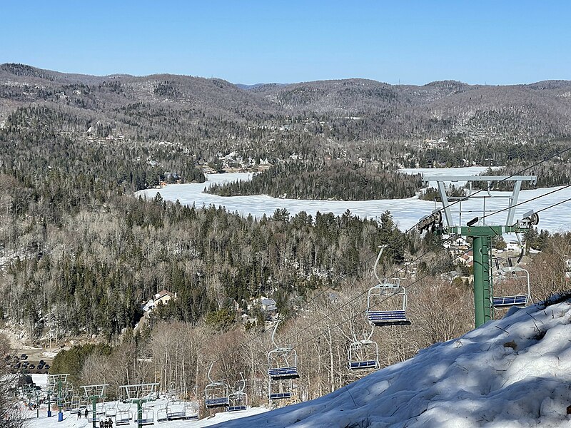 File:Haut Mont-Avalanche Saint-Adolphe-d'Howard Quebec.jpg