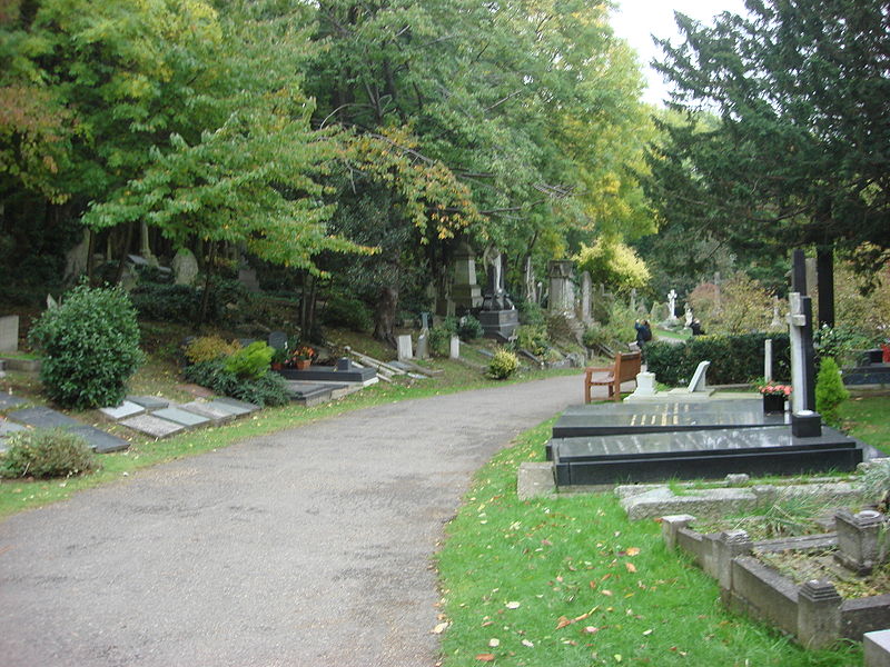 File:Highgate Cemetery 004.jpg