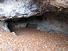 Eingang zur grösseren Höhle