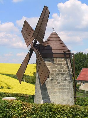 Windmühle: Frühe Anlagen, Hoch- und Spätmittelalter, Neuzeit