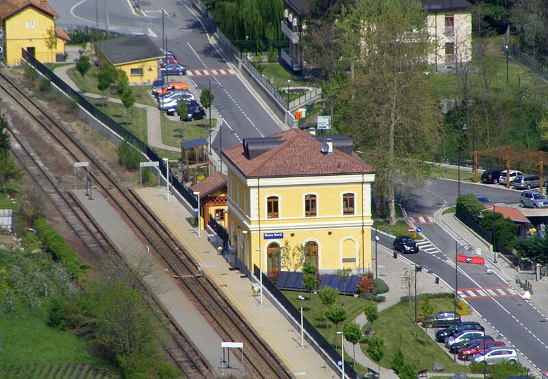 File:Hone bard stazione.jpg