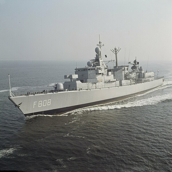 File:Hr.Ms. Callenburgh (F808) (2097 098 070983).jpg