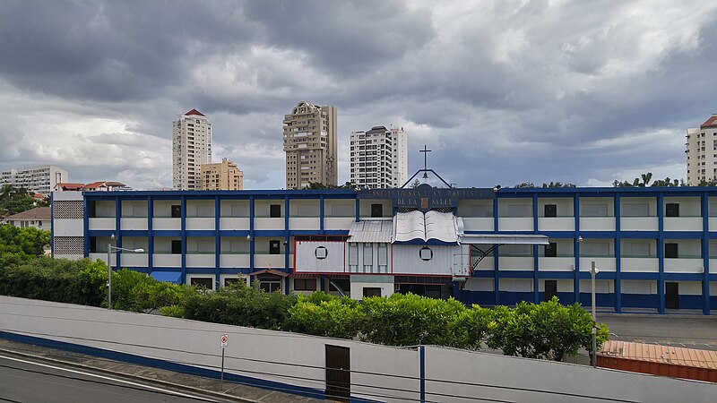File:Instituto San Juan Bautista de la Salle, Santo Domingo.jpg