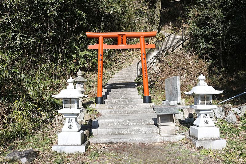 File:Itsukushima Shinto Shrine (Oki Island) s2.jpg