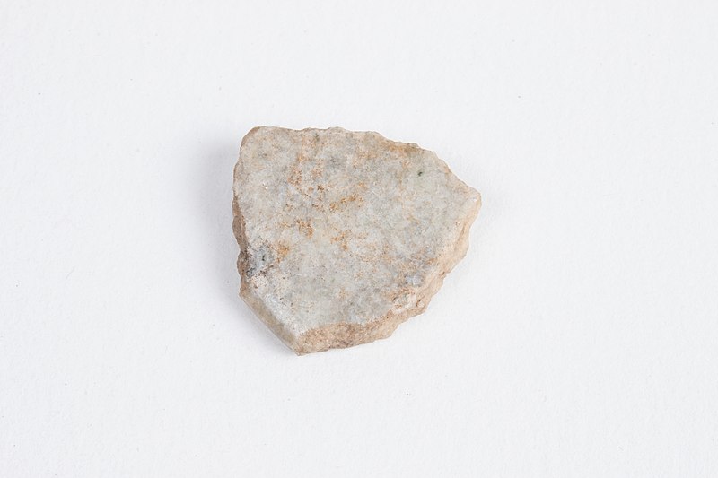 File:Jadeite, polished fragment (AM 2012.19.529-3).jpg