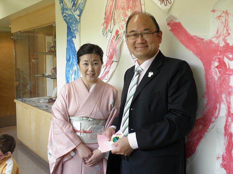 File:John Yap at Japanese Language School in Richmond-Steveston.JPG