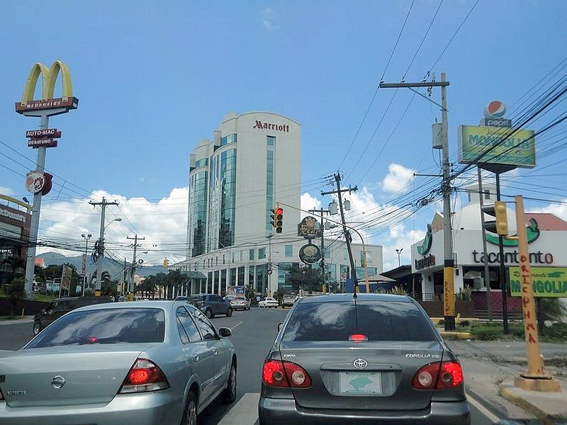 File:Juan Pablo II Blvd Tegucigalpa.jpg