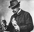Julius Neubronner with pigeon and camera 1914